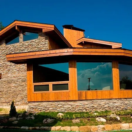 Vila By The Lake *
